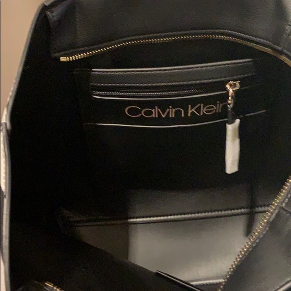 Calvin Klein medium Tote - Picture 2 of 3